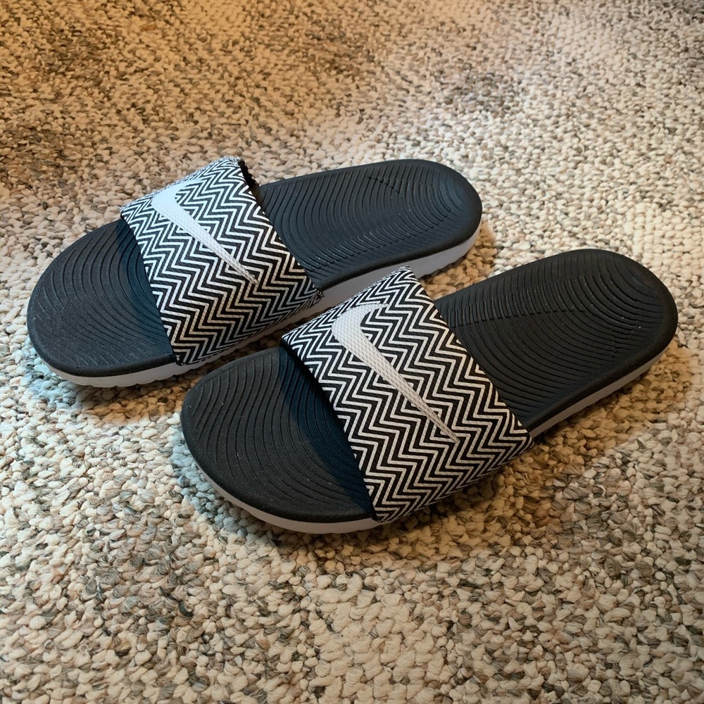 NIKE Slides